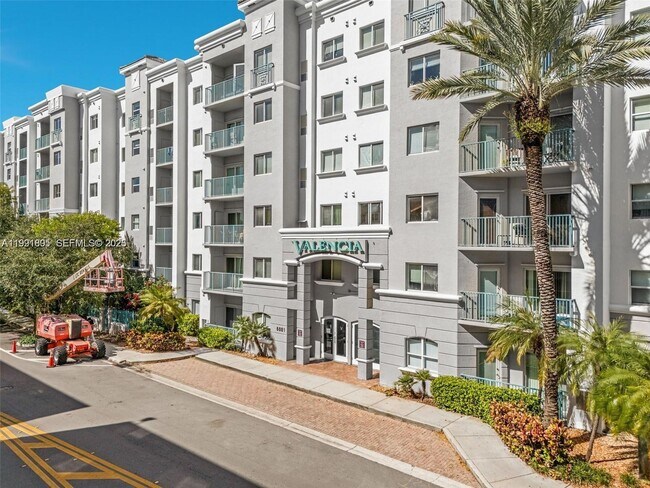 Building Photo - 6001 SW 70th St