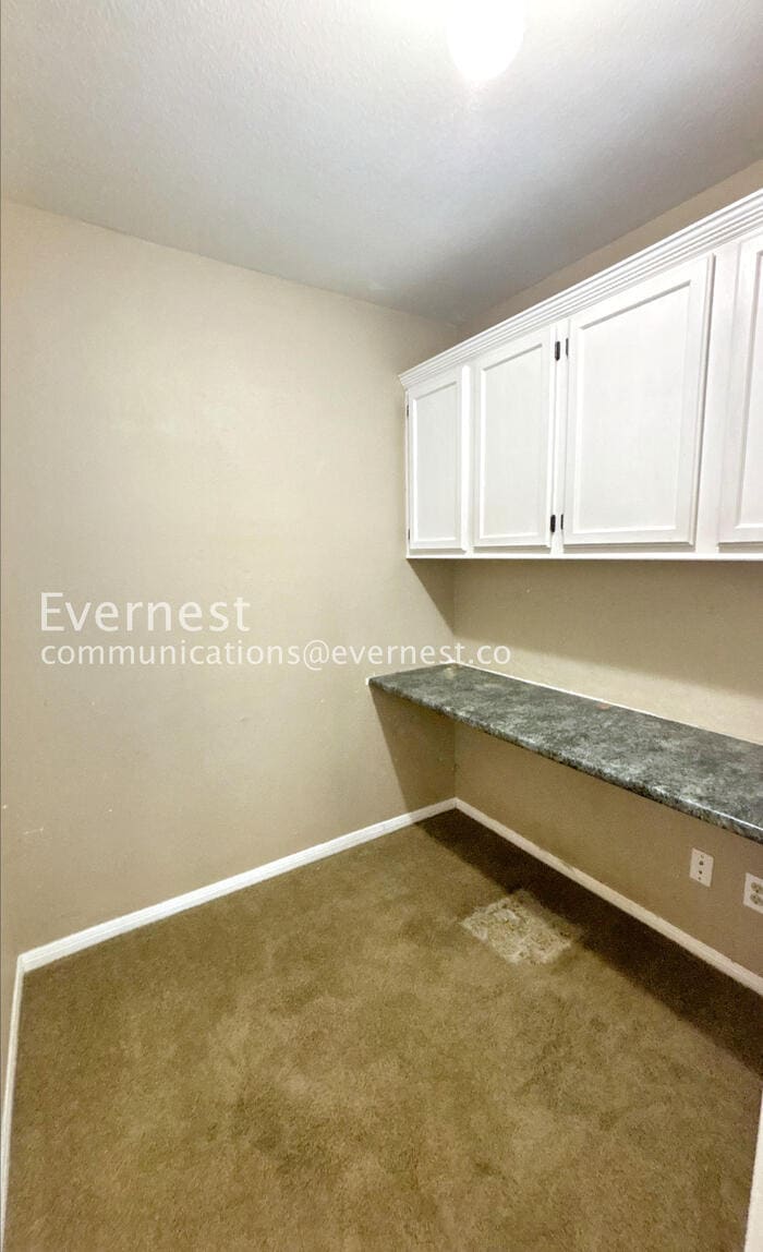 Building Photo - 208 Panther Path