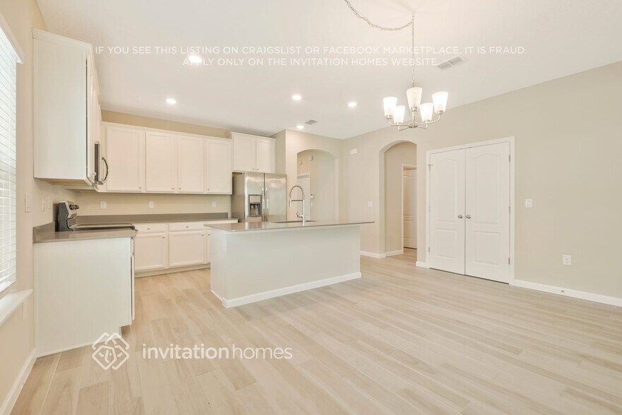 Building Photo - 423 Stone Arbor Ln