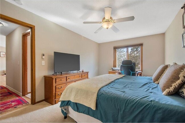 Building Photo - 3 Bedroom 2 Bath Townhome with 2 Ensuite B...
