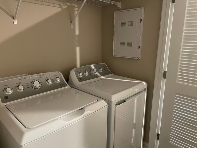 Building Photo - 3005 Edgemead Cir NW