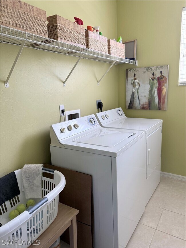 Building Photo - 3555 Laurel Greens Ln N