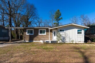 Building Photo - 1236 Oakwood St