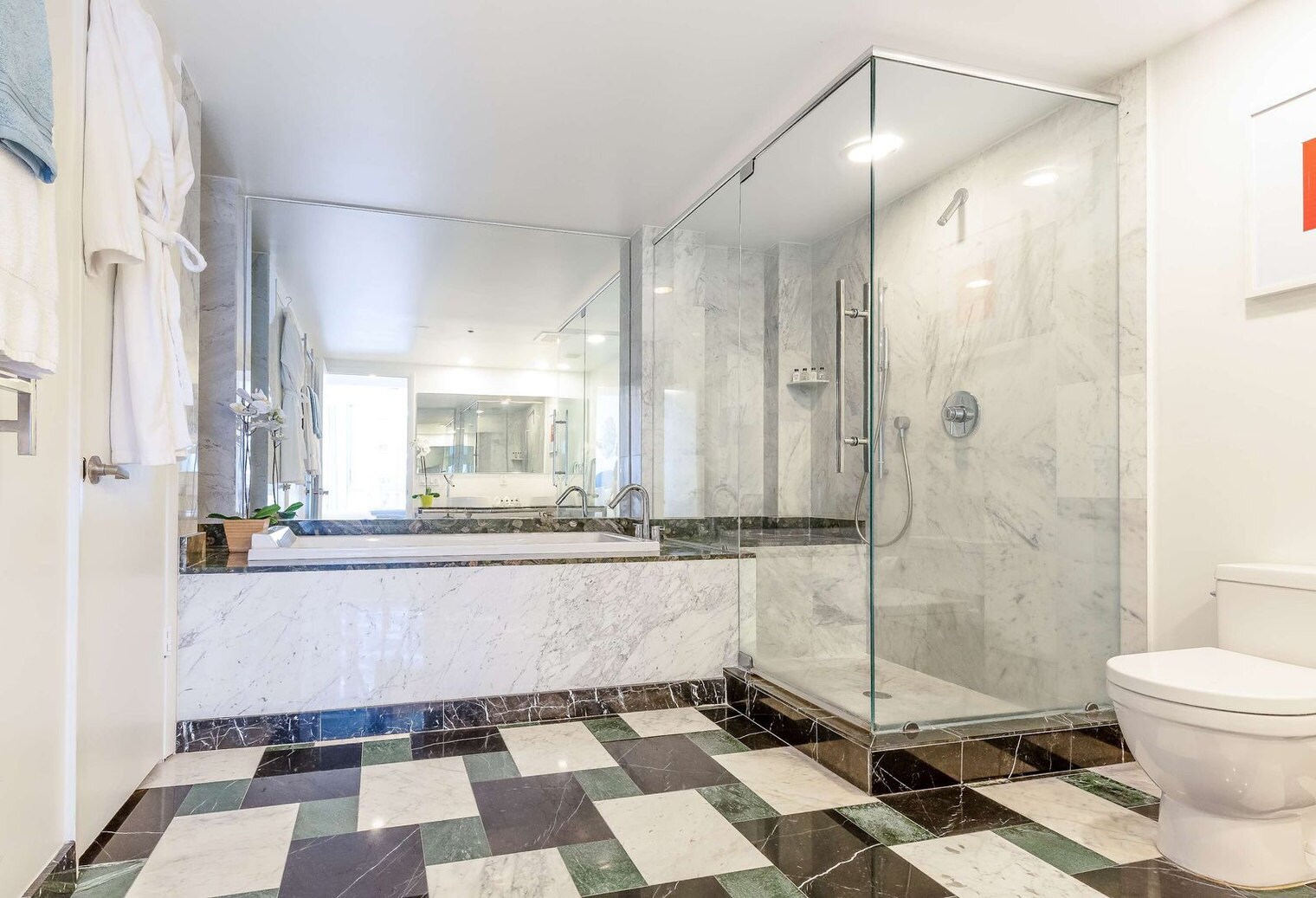 Building Photo - 485 Brickell Ave