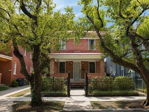 Building Photo - Live in the heart of historic Springfield!