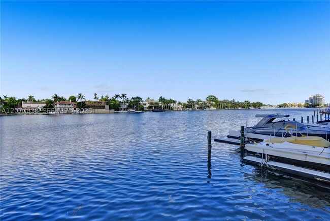 Building Photo - 5600 Collins Ave