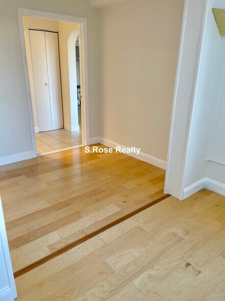 Building Photo - 1731 Beacon St