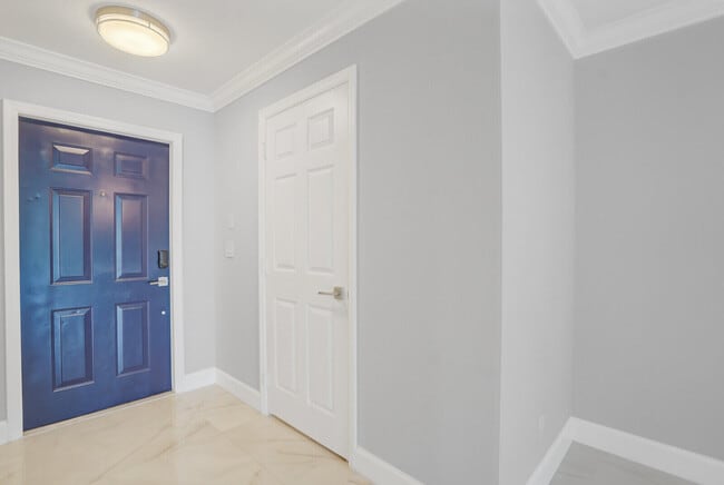 Building Photo - 16207 Sierra Palms Dr