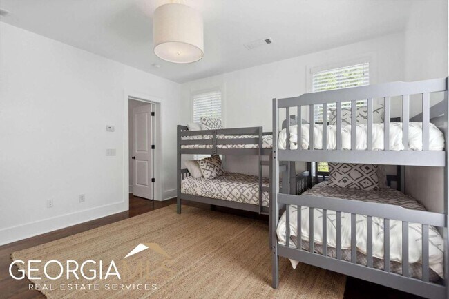 Building Photo - 9212 Selborne Ln