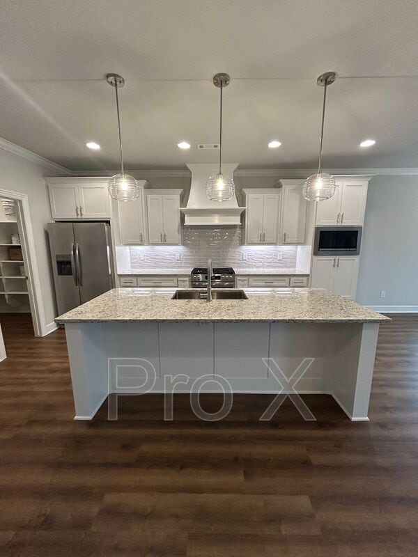 Building Photo - 2400 Salmon St