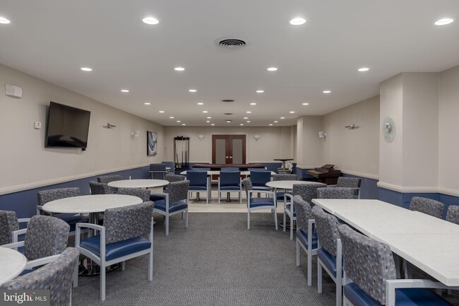 Building Photo - 5500 Holmes Run Pkwy