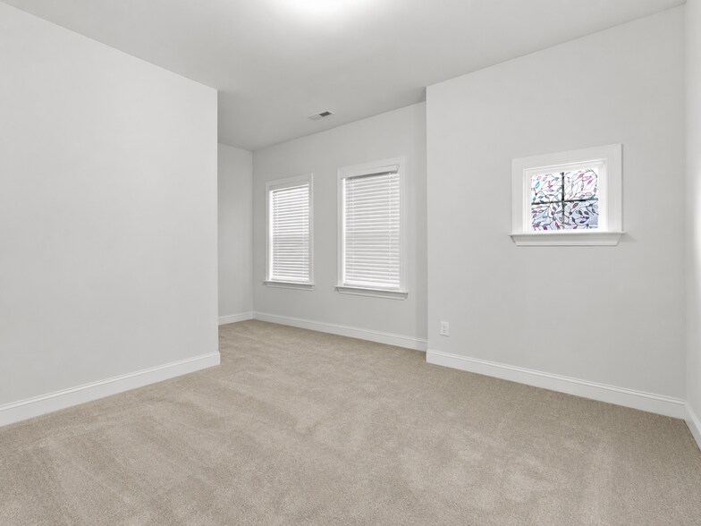 Building Photo - 736 Precipice Way
