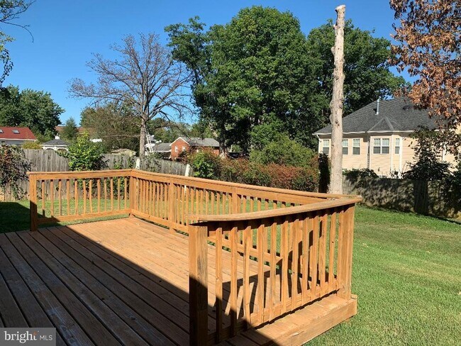 Building Photo - 5410 Ives Pl