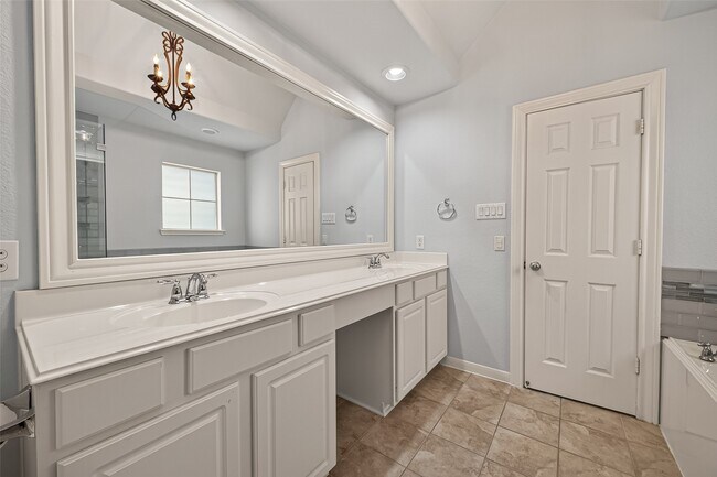 Building Photo - 3308 Clearview Cir