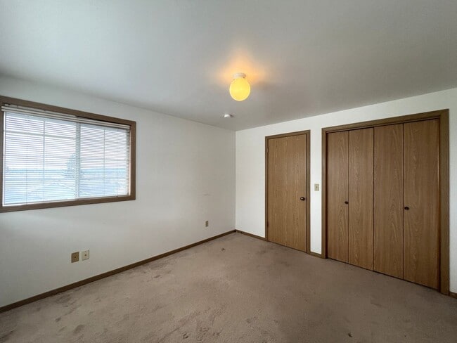 Building Photo - South Marysville Duplex - Rent Ready