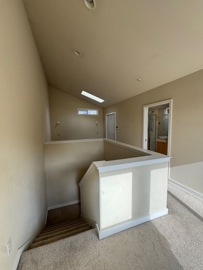 Building Photo - 3bd/2.5ba Seattle Townhouse