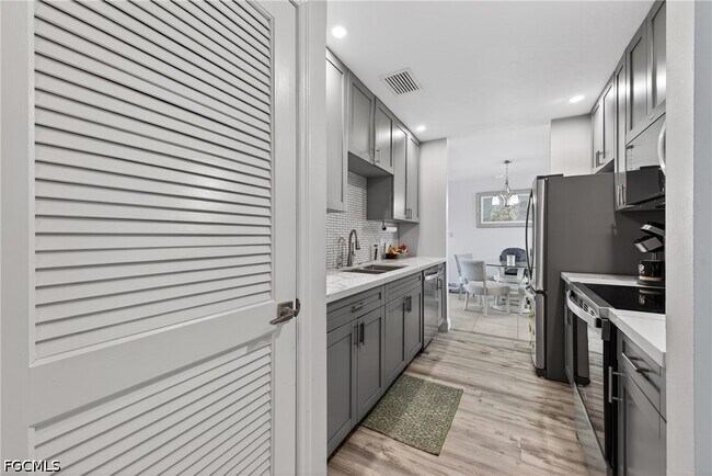Building Photo - 27256 San Marino Dr