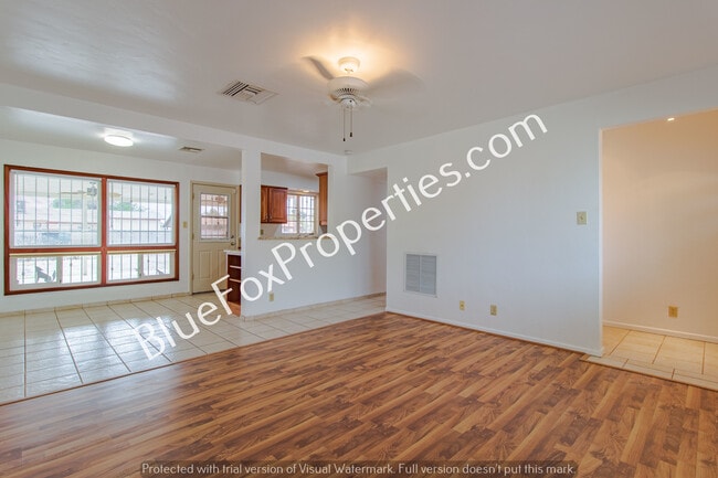 Building Photo - 6434 E Fordham Dr
