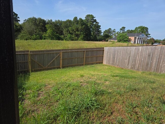 Building Photo - 409 S Steen Dr