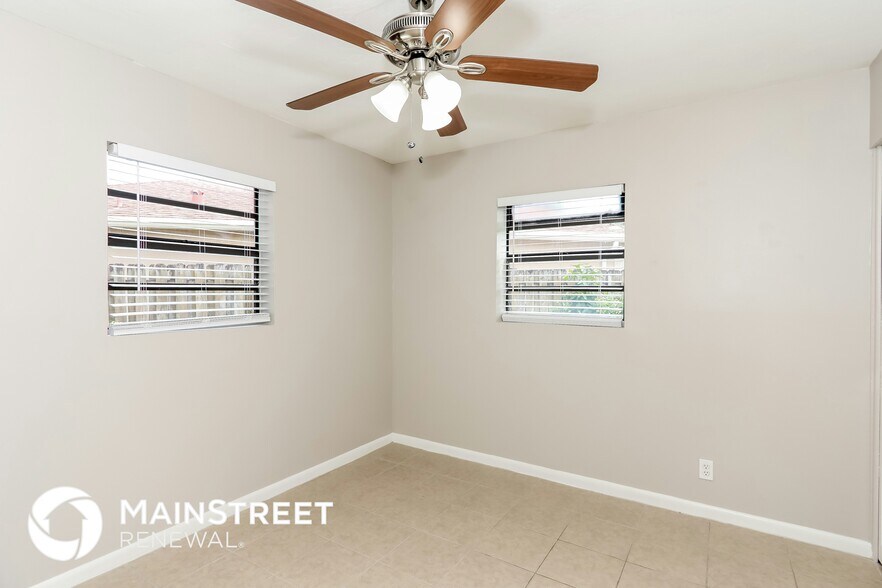 Building Photo - 1367 NE 27th St