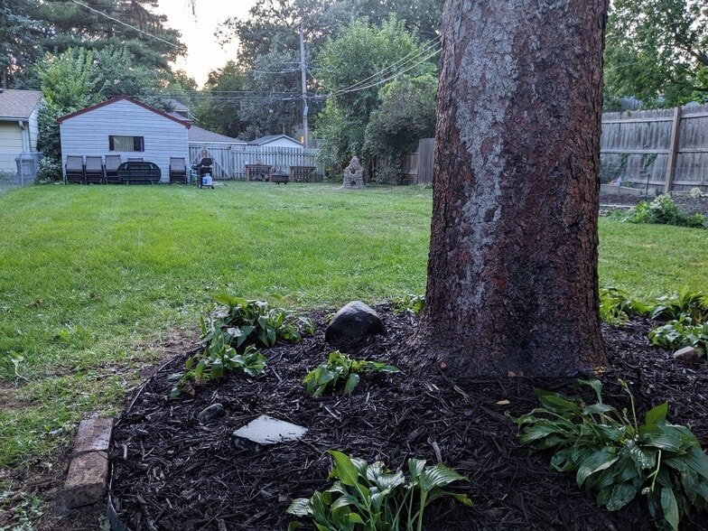 Building Photo - 2526 NE Taylor St