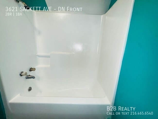 Building Photo - 3621 Sackett Ave