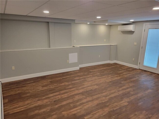 Building Photo - 100 Ridge Rd
