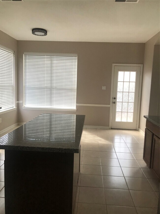 Building Photo - 2206 Lashley Ct