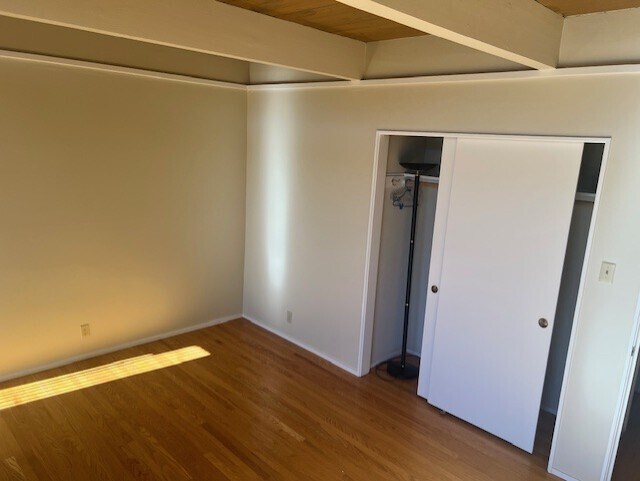 Building Photo - 880 Larkspur Dr