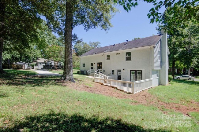 Building Photo - 3900 Rhodes Ave