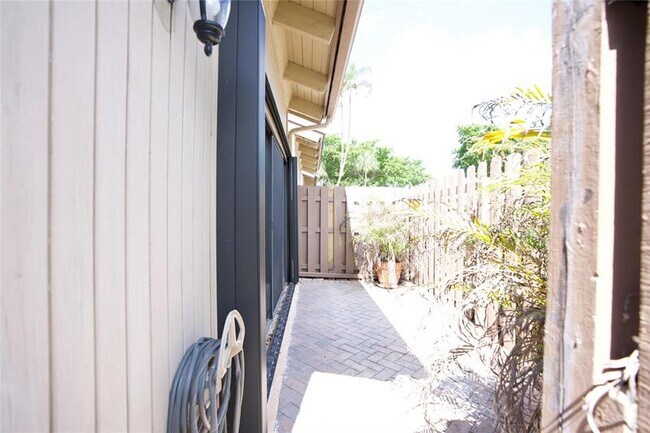 Building Photo - 2125 SW 81st Ave
