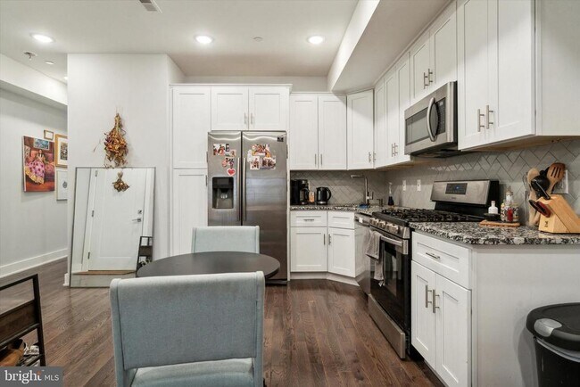 Building Photo - 818 N 16th St