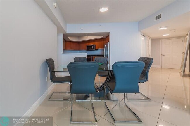 Building Photo - 16699 Collins Ave