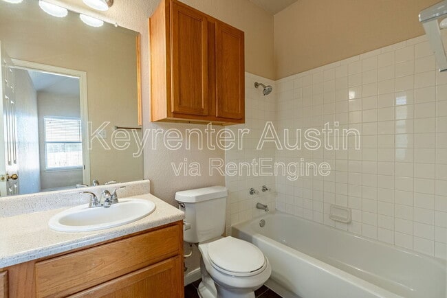 Building Photo - 2822 Southampton Way
