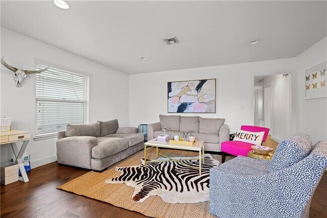 Building Photo - 5004 Westfield Dr