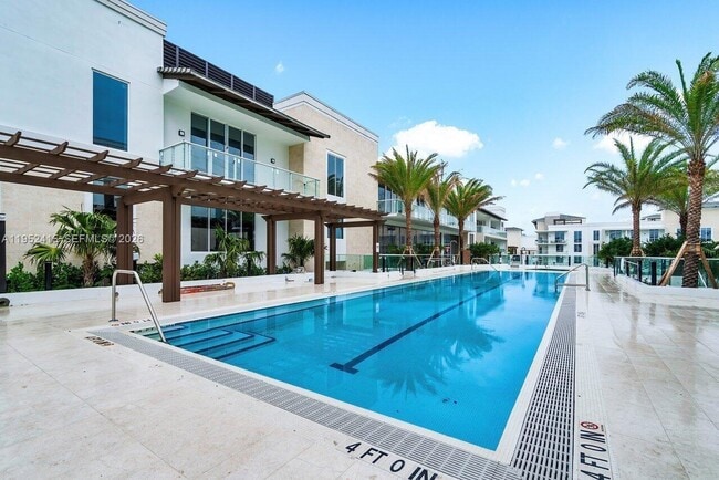 Building Photo - 220 SE Mizner Blvd