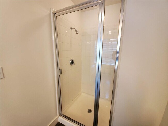 Building Photo - 845 Spring St NW