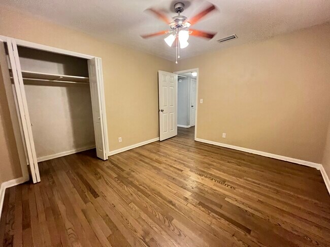 Building Photo - 3219 Fruitwood Ln