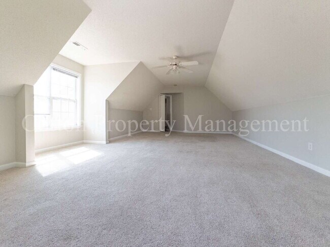 Building Photo - 448 Vallie Ln