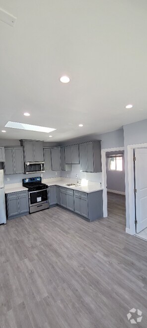 Building Photo - 362 S Palm Dr