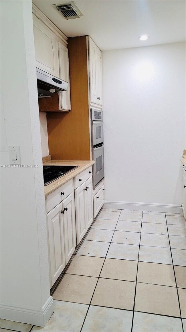 Building Photo - 6506 Dockside Cir