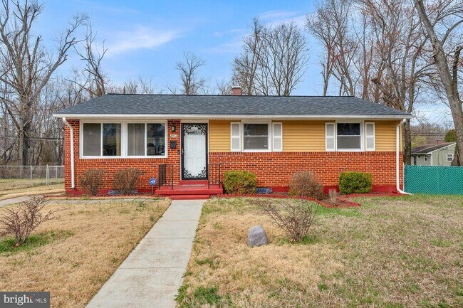 Building Photo - 8402 Church Ln