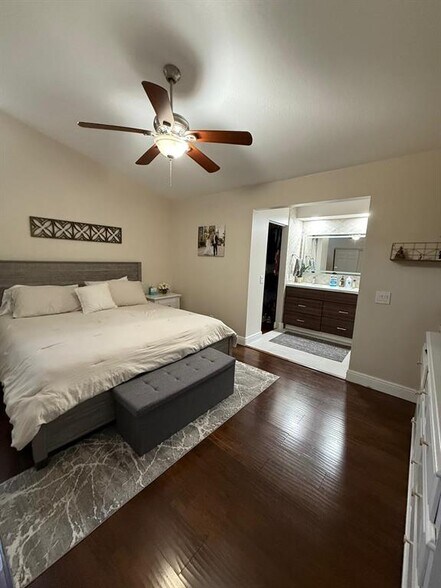 Building Photo - 1988 Sacramento