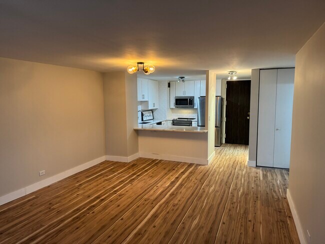 Building Photo - 1636 N Wells St