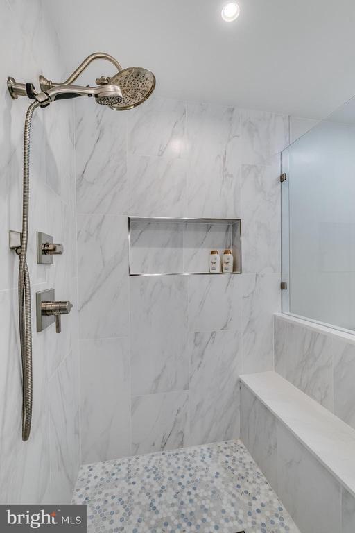 Building Photo - 1507 N Colonial Terrace