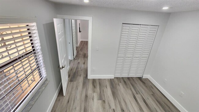 Building Photo - 5046 SW 145th Ave