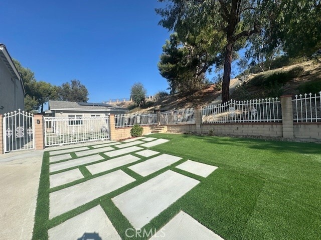 Building Photo - 24302 Darrin Dr