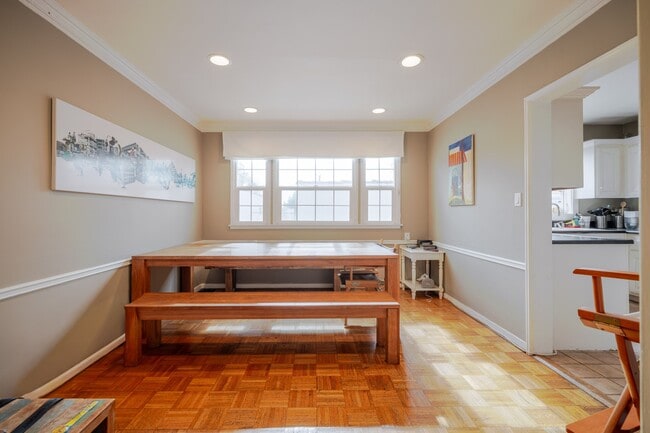 Building Photo - 1321 Hayworth Ave