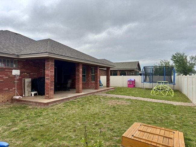 Building Photo - 3313 Northglen Dr