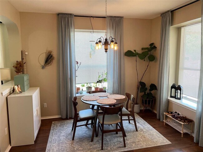 Building Photo - 813 Bull Creek Pkwy